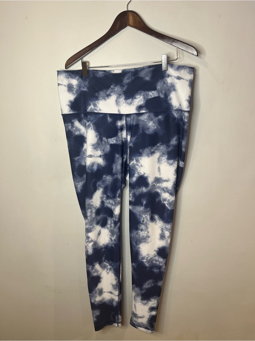 Old Navy Power Soft Tie-Dye Navy & White Leggings